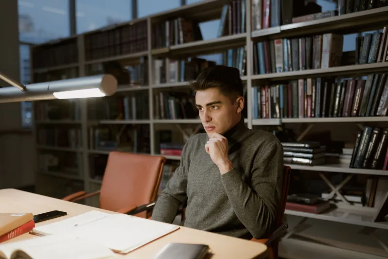 Thinking Like a Philosopher: How Ancient Intellectual Methods Transform Modern University Essays